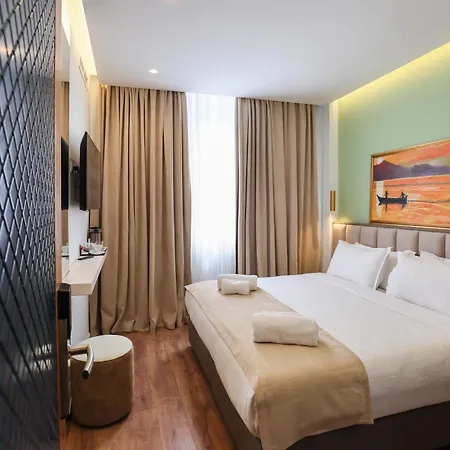 The Mont Boutique שקודר